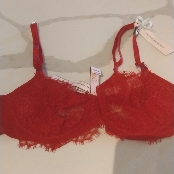 Victoria’s Secret Dream Angels Bra Size 34B Red - No Padding - Picture 3 of 5